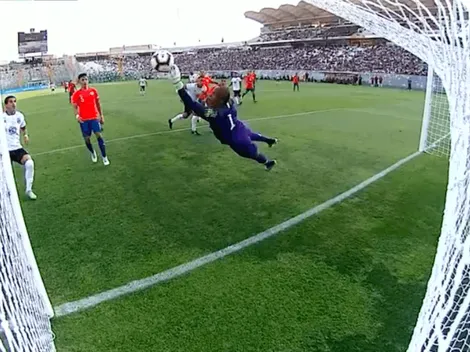 Carabalí responde a su salida de Colo Colo con tremendo tapadón a Paredes