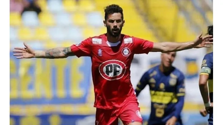 La carta del jugador pertenece a River Plate de Argentina.