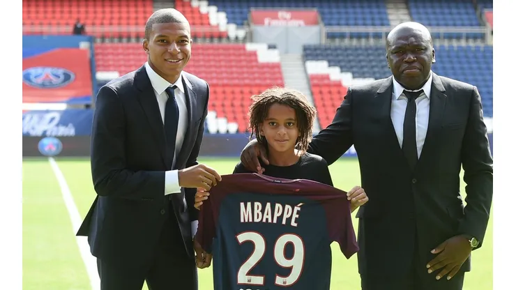Ethan Mbappé espera seguir los pasos de la carrera de su hermano Kylian.
