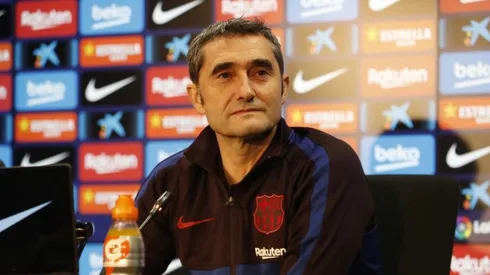 El técnico catalán no se involucrará en el tema interno entre Vidal y la dirigencia de Barcelona.