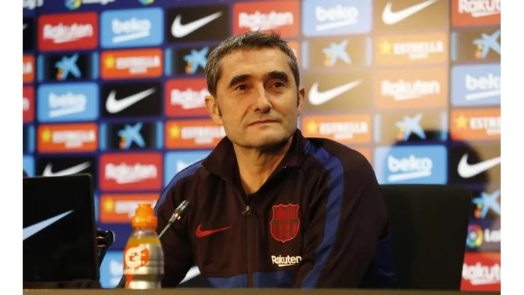 El técnico catalán no se involucrará en el tema interno entre Vidal y la dirigencia de Barcelona.