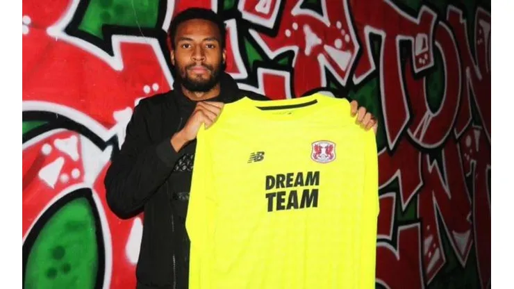 Lawrence Vigouroux anunció su llegada al Leyton Orient de la cuarta división inglesa