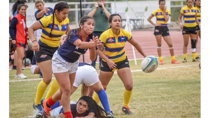 Los equipos femeninos de rugby cada día atraen a más fanáticos.