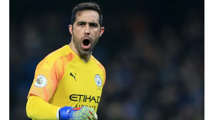 Bravo ante el Everton. Fue triunfo, tapadón y chambonada.