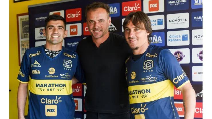 Dalsasso presentando oficialmente a Santelices y Sebastián Pol.