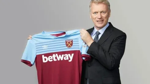 Por segunda vez asumirá la banca técnica del equipo londinense.