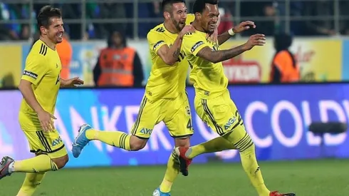 Con Mauricio Isla todo el encuentro y dos golazos, Fenerbahce vence al Rizespor