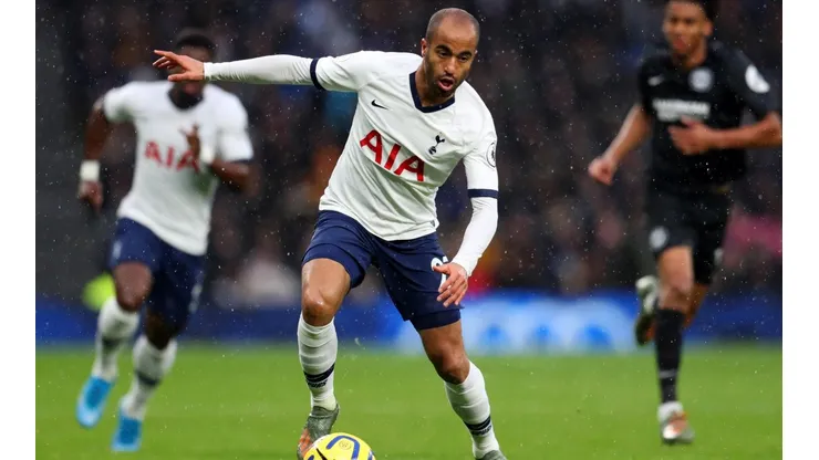 Desubicado: Lucas Moura lanza fuegos de artificio a las 2 AM