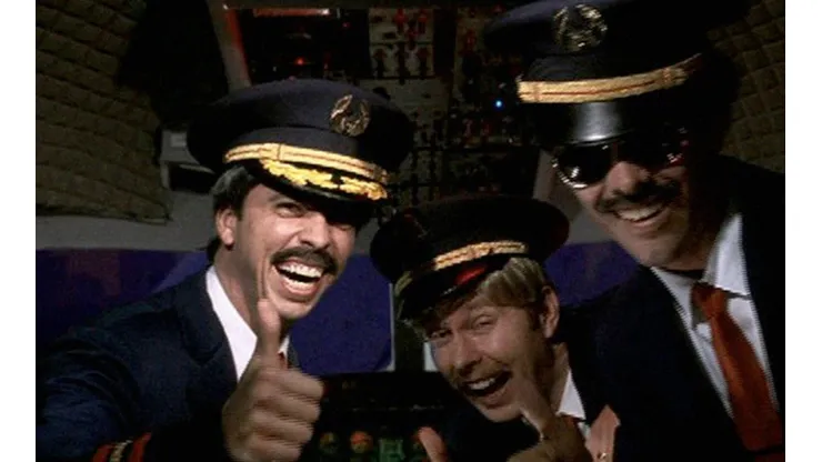 Foo Fighters sorprendió al mundo con su video Learn to Fly.