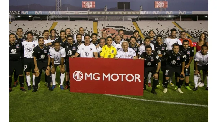Los hinchas de Colo Colo se lucieron en la primera entrega de Albos vs Albos.