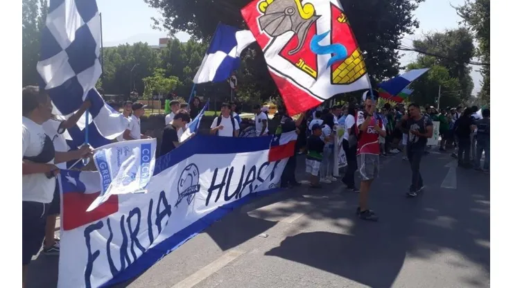 Hinchas de Colchagua protestando en la ANFP