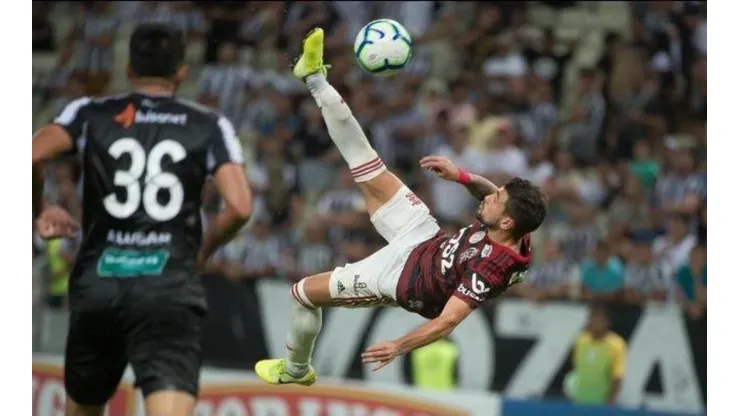 De Arrascaeta marca un recontra golazo de chilena