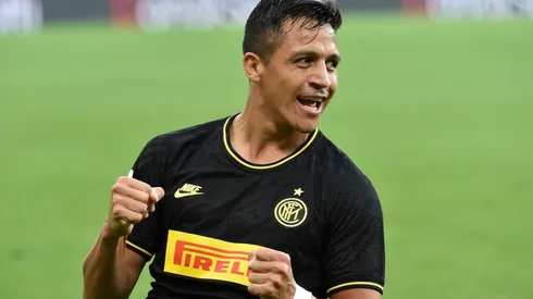 El turbulento año de Alexis en Europa y en la Roja