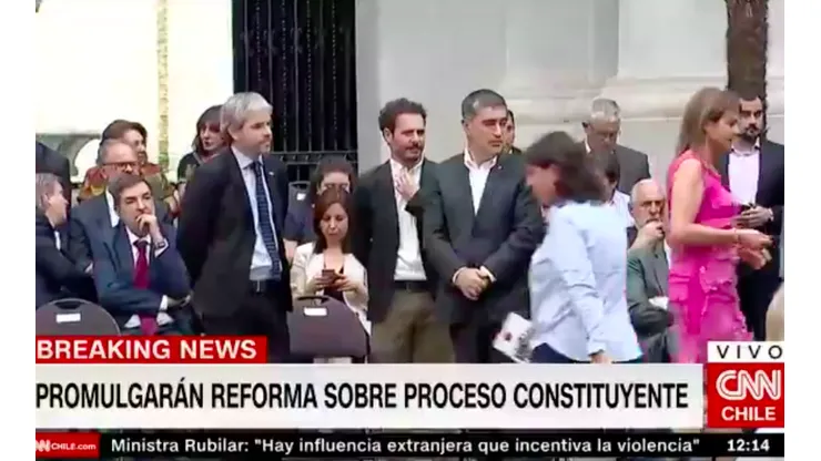 Infantil gesto de Van Rysselberghe evidencia el quiebre en el oficialismo