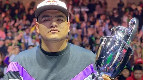 Aczino es campeón invicto y se retira de FMS México