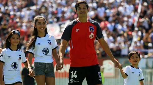 Se fue solo de Colo Colo y volvió con su familia: su señora Alejandra, sus hijas Anto y Aylén y el más pequeño, Ángel.