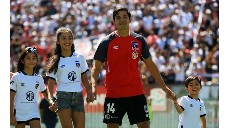 Se fue solo de Colo Colo y volvió con su familia: su señora Alejandra, sus hijas Anto y Aylén y el más pequeño, Ángel.
