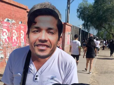 Venden máscaras con la cara de Matías para su presentación