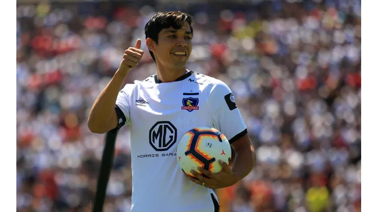 Matías Fernández con la camiseta 14 de Colo Colo otra vez.