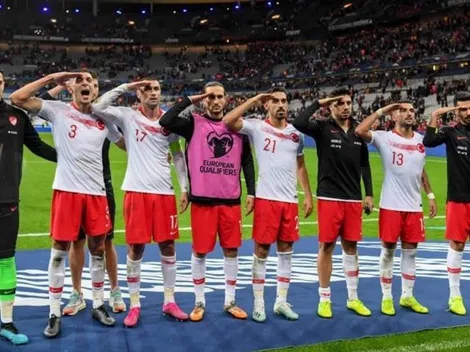 Duro castigo a jugadores turcos por hacer saludos militares