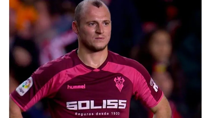 Roman Zozulya contra el Rayo.