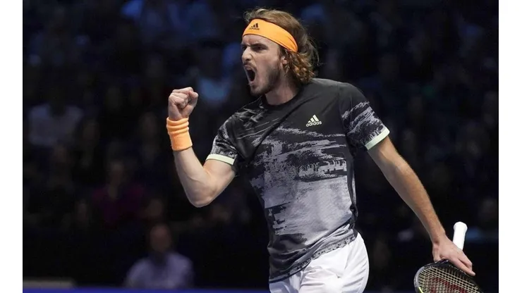 Stefanos Tsitsipas celebrando su triunfo.