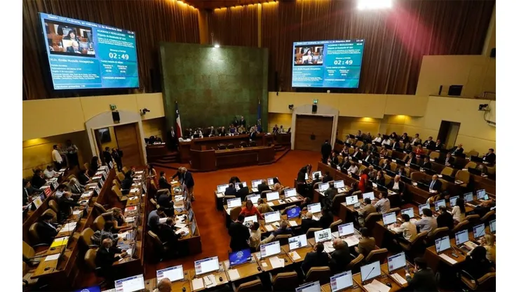 Habrá proceso constituyente, pero sin paridad de género ni cupos para pueblos originarios