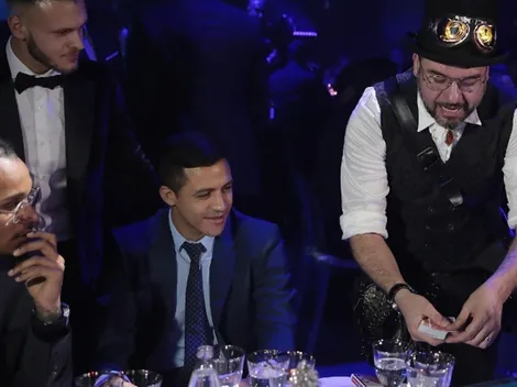 Alexis reaparece en un truco de magia durante la cena de Navidad del Inter