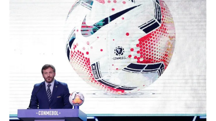 Merlin Flight, el balón de la Copa Libertadores y Sudamericana 2020