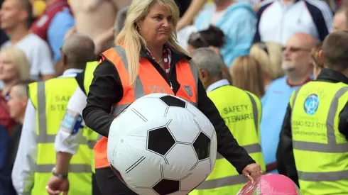 La protesta de las pelotas inflables fue sensación en Inglaterra y Holanda