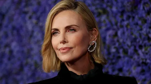 Theron revela detalles de cuando su madre mató a su padre