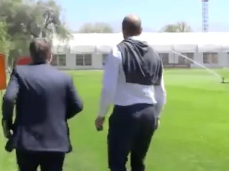 Plop: Holan corre para no mojarse por culpa de los aspersores en San Carlos