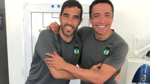 Claudio Bravo y Miguel Pinto compartieron en noviembre durante un entrenamiento de O'Higgins