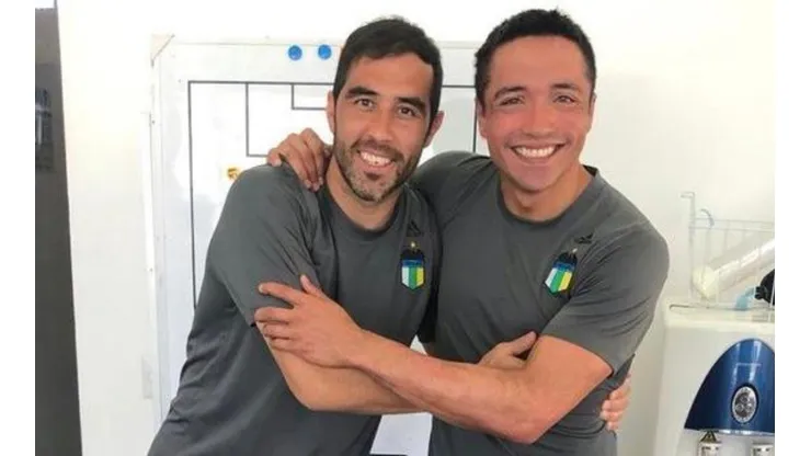 Claudio Bravo y Miguel Pinto compartieron en noviembre durante un entrenamiento de O'Higgins