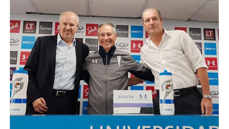 Holan fue presentado en la UC
