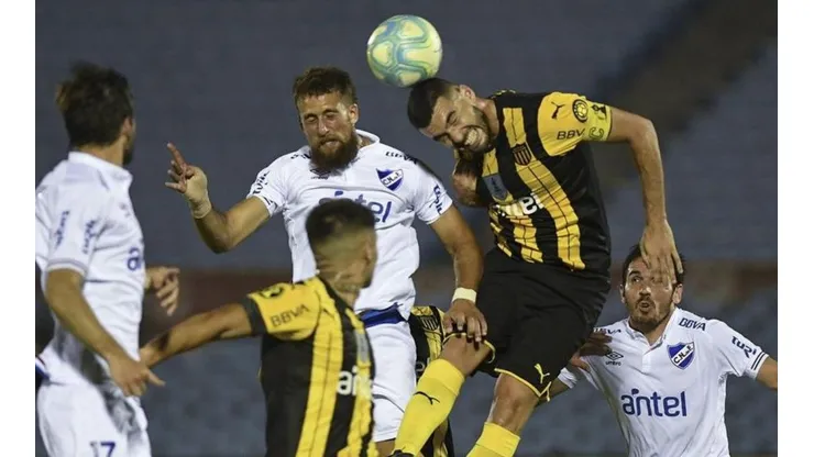 Nacional y Peñarol nuevamente se enfrentan por la semifinal del torneo charrúa.