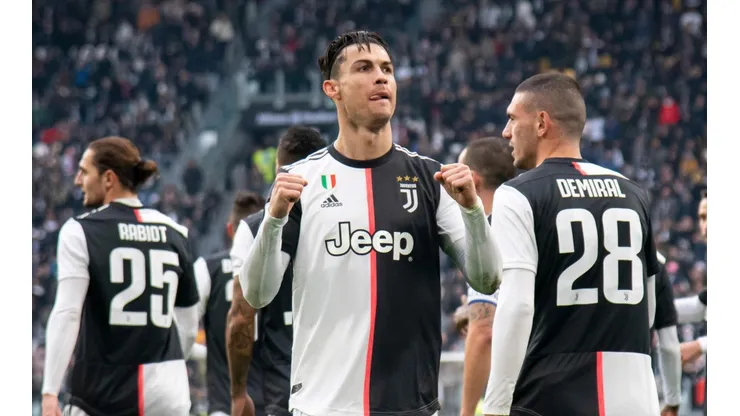 CR7 adelanta a la Juve con un doblete en el primer tiempo