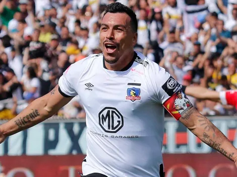 Esteban Paredes renueva su contrato con Colo Colo