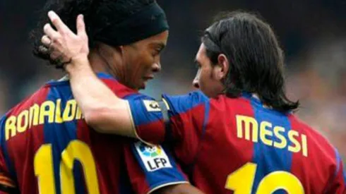 Ronaldinho jugó poco más de tres temporadas junto a Lionel Messi en el Barcelona