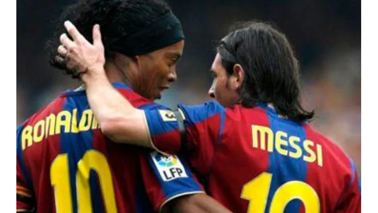 Ronaldinho jugó poco más de tres temporadas junto a Lionel Messi en el Barcelona