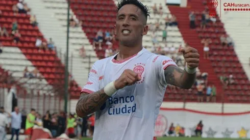 Lucas Barrios no tuvo un buen año y dejó Huracán al término de la temporada