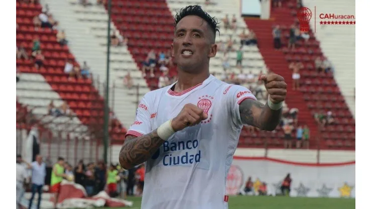 Lucas Barrios no tuvo un buen año y dejó Huracán al término de la temporada