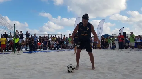 Ronaldinho en las playas de Cancún.