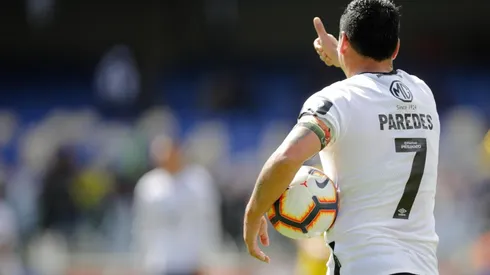 Esteban Paredes seguirá contratado por Colo Colo después de su anunciado retiro