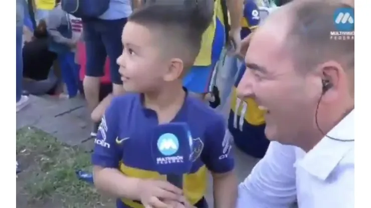 El pequeño hincha sufrió un gracioso lapsus.