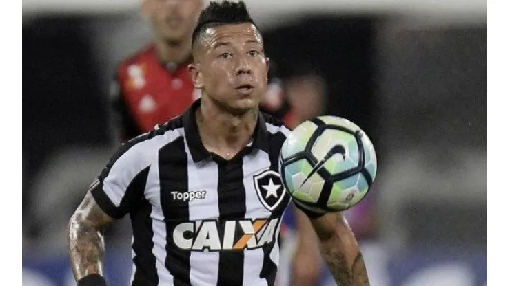 Leonardo Valencia no pudo hacerse un lugar en dos años con el Botafogo