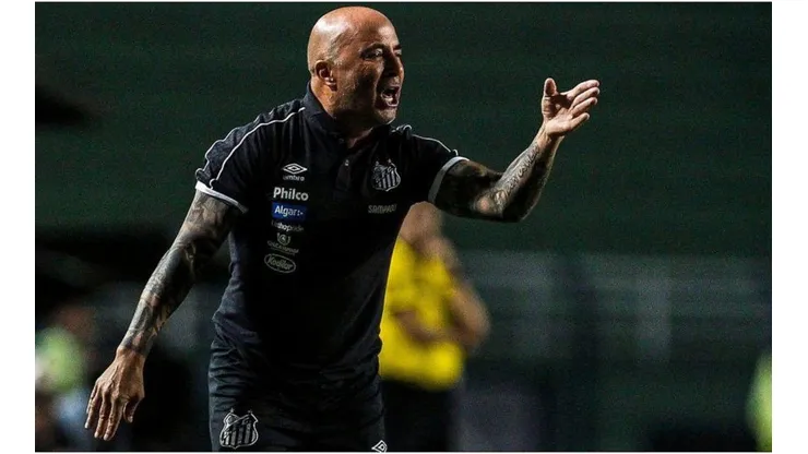 Esto ya lo vi: Sampaoli demanda a Santos para evitar pago por irse del club