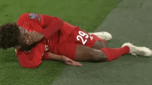 El momento donde Coman se lesiona.