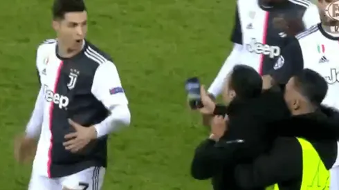 Cristiano tras su amague de chuleta al espontáneo.