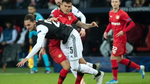 Aránguiz y el Bayer no pudieron contra la Juve.